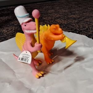 2 pc dinosaurs